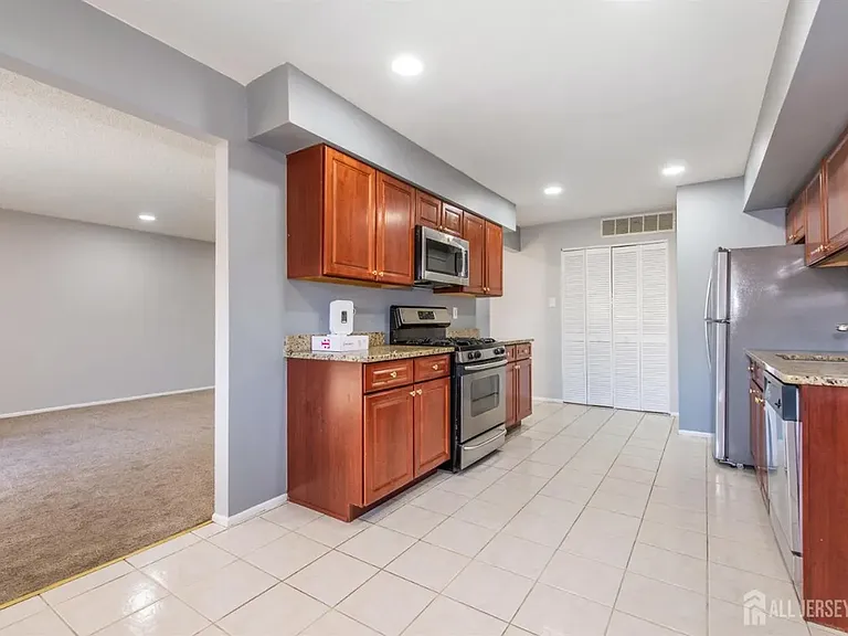 1614 Edison Glen Ter — Photo 21