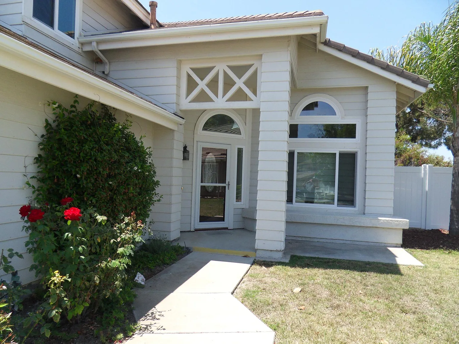 4 bed, 2309 sqft, $4,750 — Photo 2