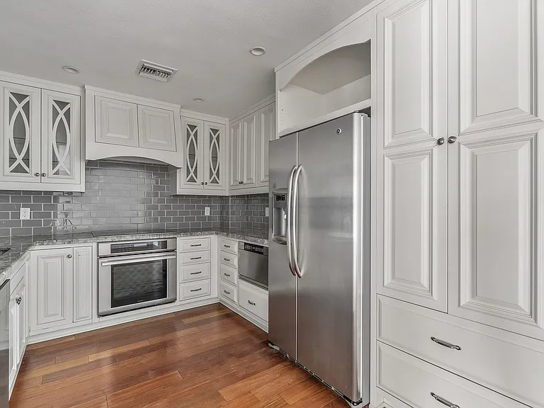 4200 N Miller Rd #428 — Photo 2