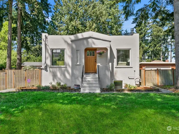 3022 NE 130th Street, Seattle, WA 98125