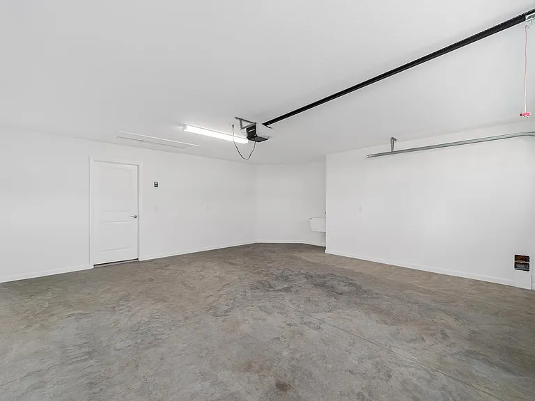 4323 Archer Ave — Photo 13