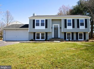 2631 John Milton Dr, Herndon, VA 20171