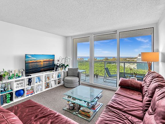 2nd image of 100 Bayview Dr APT 1025