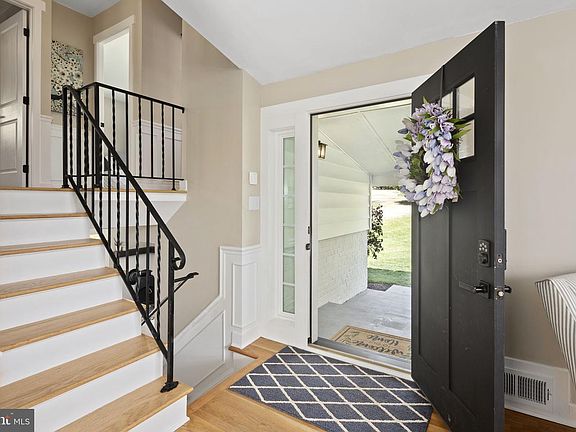 4th image of 4007 Adrienne Dr