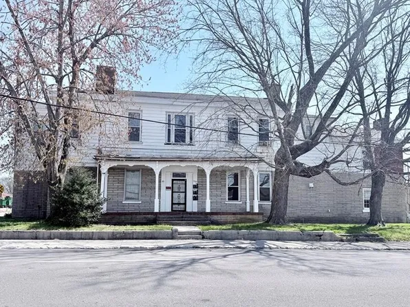 702 S Clay St, Hopkinsville, KY 42240