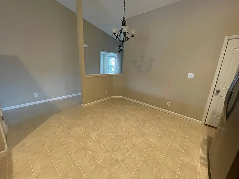 2412 Fleming Dr — Photo 3