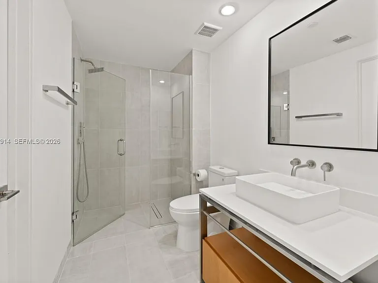 6000 Collins Ave #517 — Photo 17