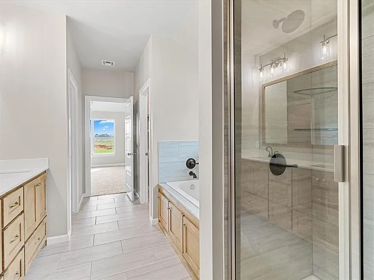 528 Hackberry Ln — Photo 12