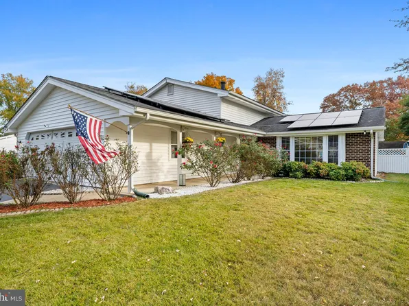 5307 Doris Dr, Waldorf, MD 20601