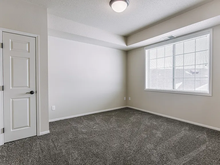 Lakewood Crossing Apartments — Photo 76