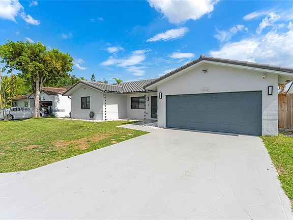 2nd image of 15842 SW 105th St