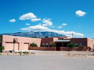 744 Grey Hawk Dr NE, Rio Rancho, NM 87144