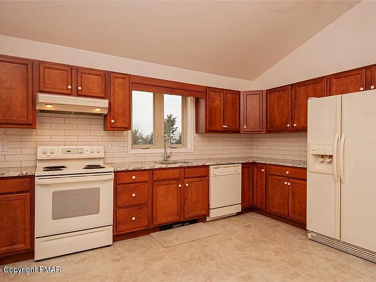 2403 Route 115 — Photo 5