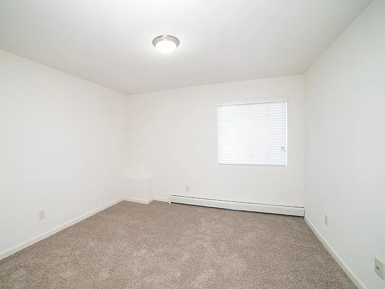 The Grove Apartments — Photo 8