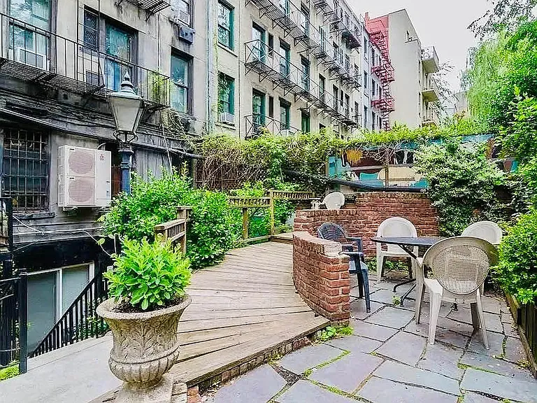 518 E 6th St #11 — Photo 7