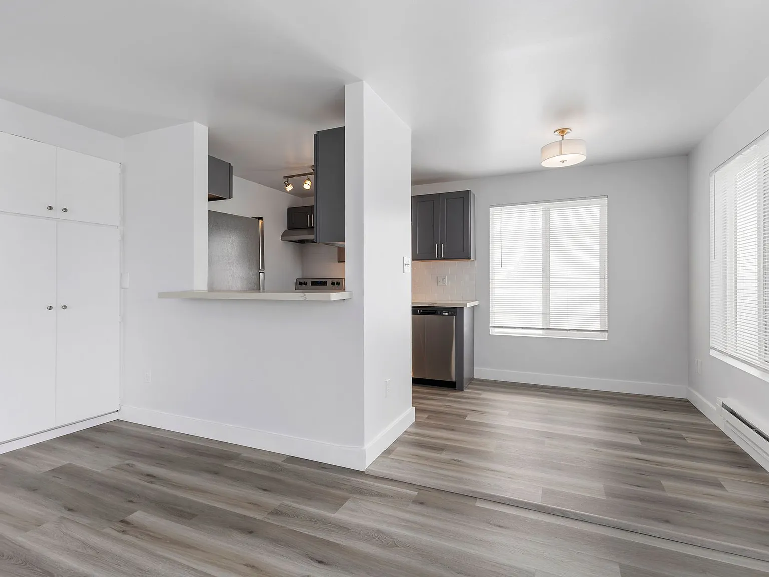 The Hallmark Apartments — Photo 1