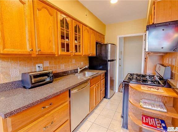 5th image of 70 S Park Ave APT 218