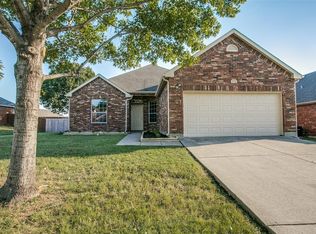 1116 Timber Creek Dr, Lewisville, TX 75067
