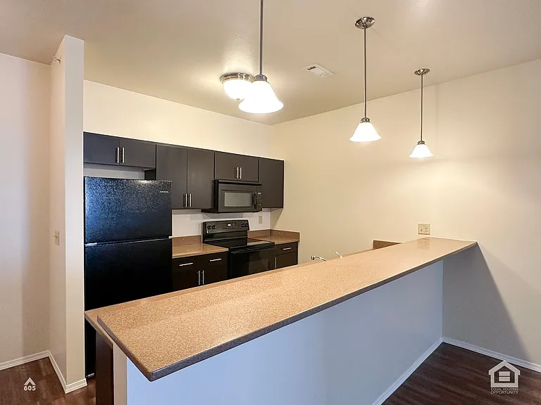 University Hills Village — Photo 203