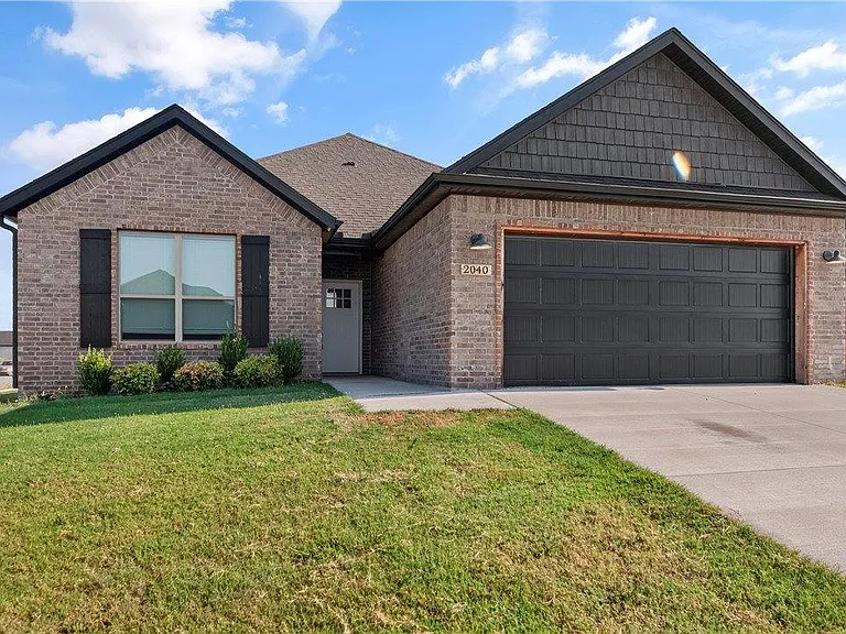 2040 Myrrh Pl — Photo 1