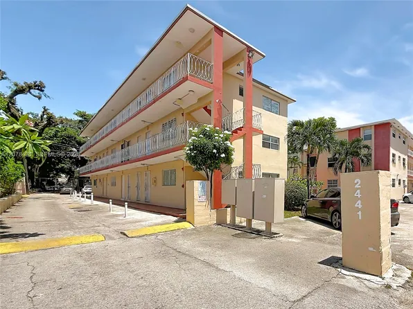 2441 NW 13th St APT 67, Miami, FL 33125