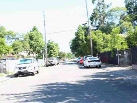 Exterior Neighborhood (street photo)