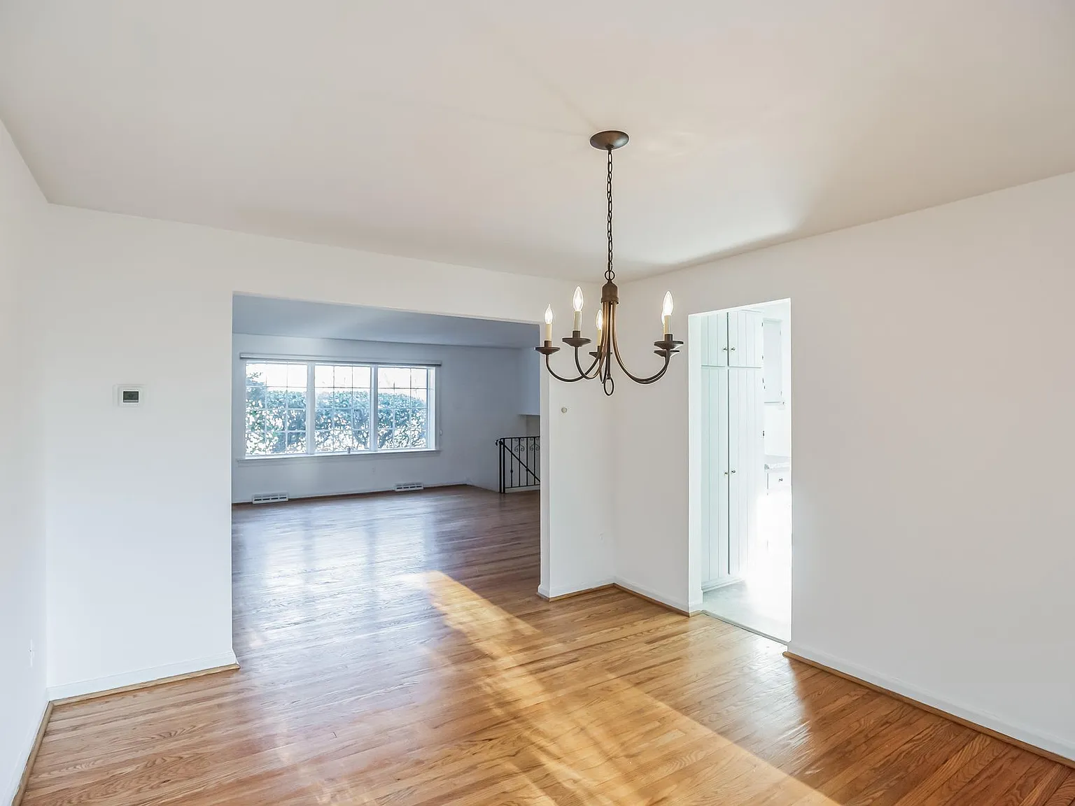 434 W Springfield Ave — Photo 3