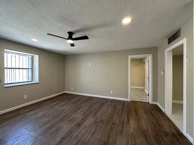 1106 Mundy Dr #1 — Photo 6