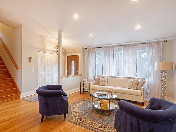 3rd image of 2204 Sherborn Ln