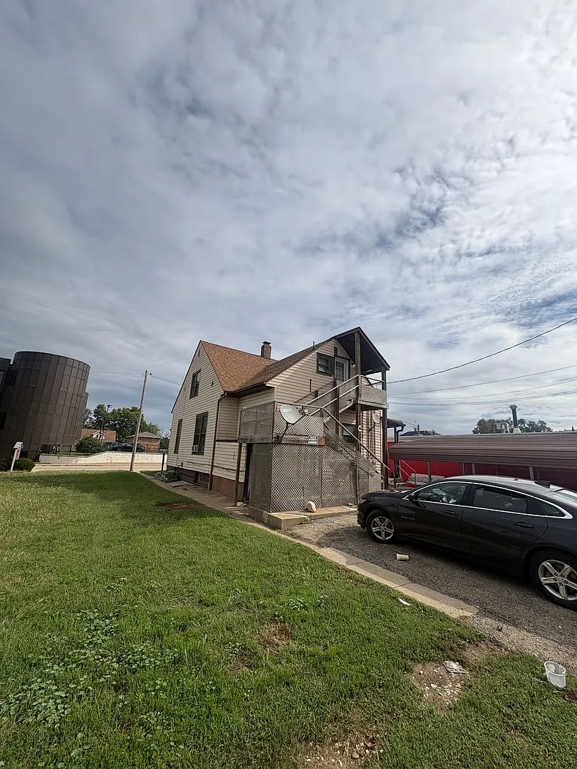 528 Margaret St — Photo 2