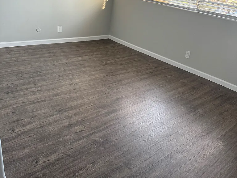 806 E 4th Ave #6 — Photo 15