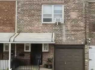 7204 Calamus Ave, Flushing, NY 11377