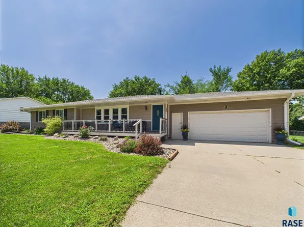 503 Wood St, Valley Springs, SD 57068