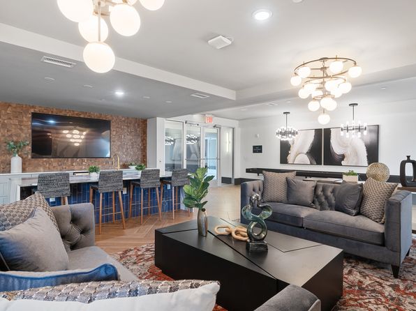 220 W Crescent Ave #Val-414