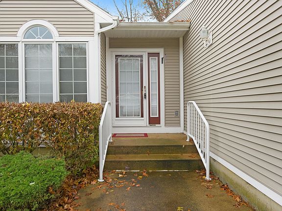 4th image of 169 Bridgewood Dr