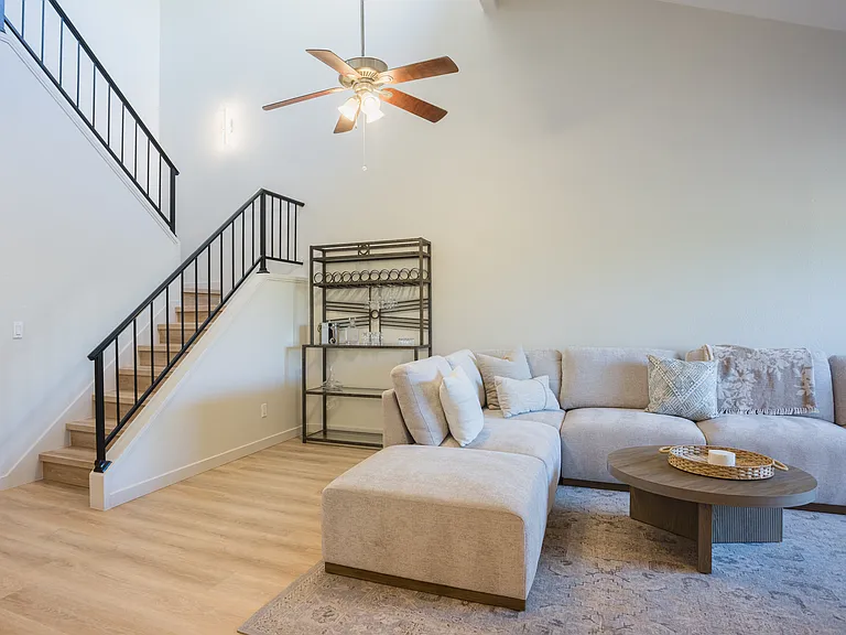 7921 E Joshua Tree Ln — Photo 9