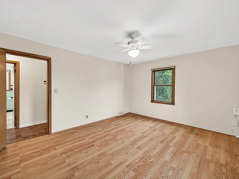4000 Hayes St NE #2 — Photo 8