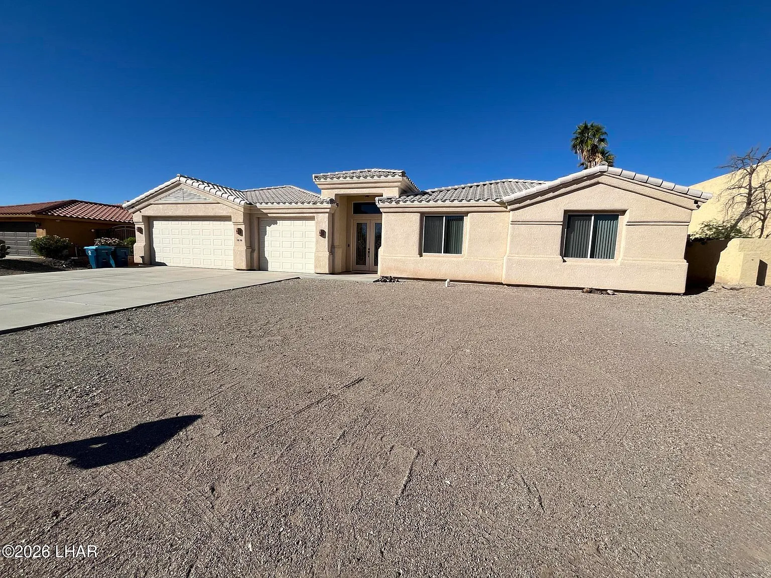3 bed, 3.0 bath, 2710 sqft, $3,000 — Photo 1