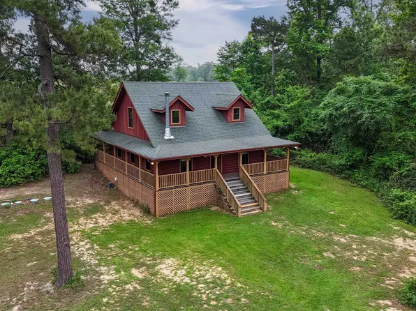 5993 Club Dr, Gilmer, TX 75645