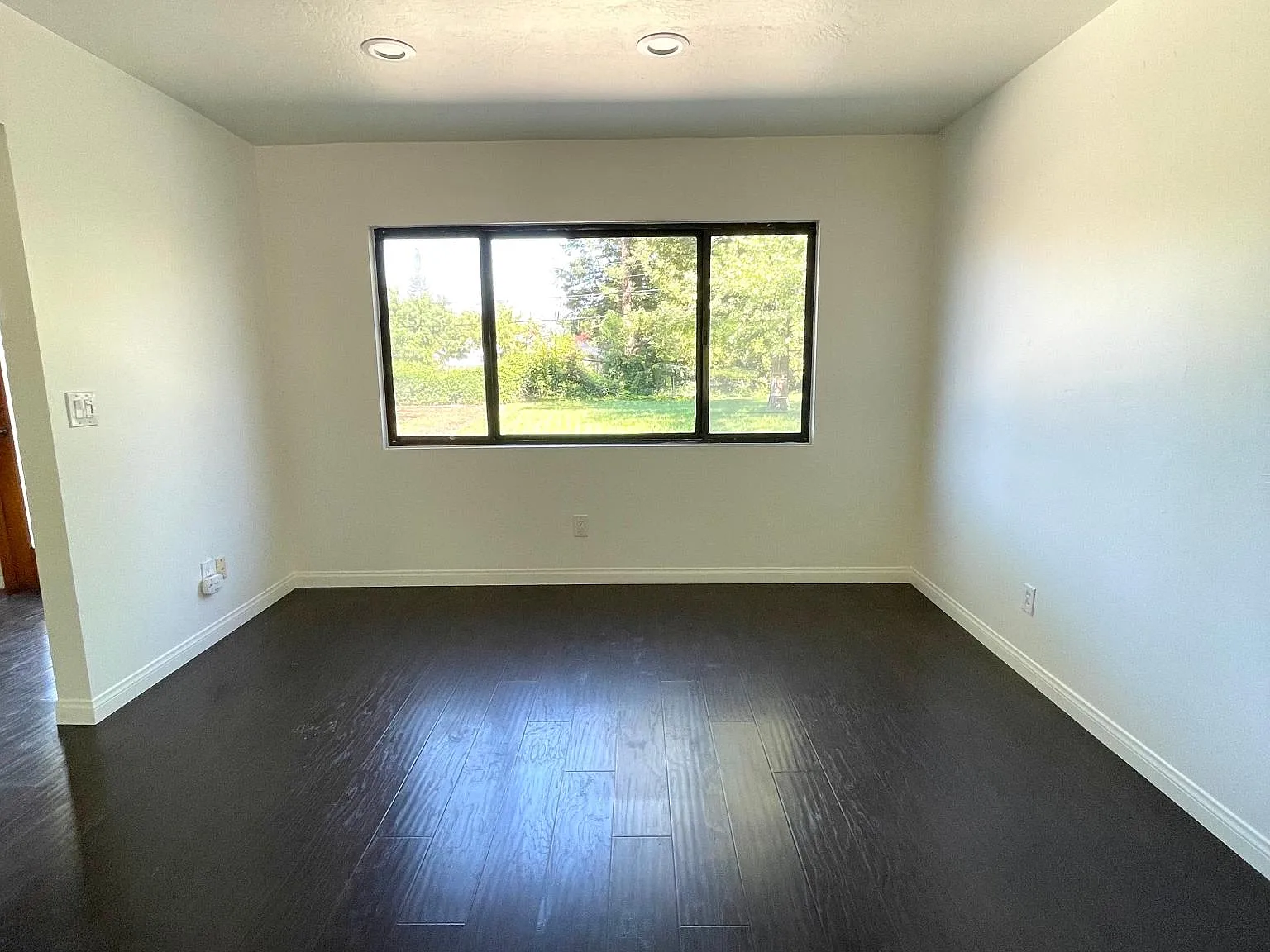 4 bed, 1994 sqft, $2,995 — Photo 4