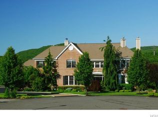 39 Pierce Dr, Stony Pt, NY