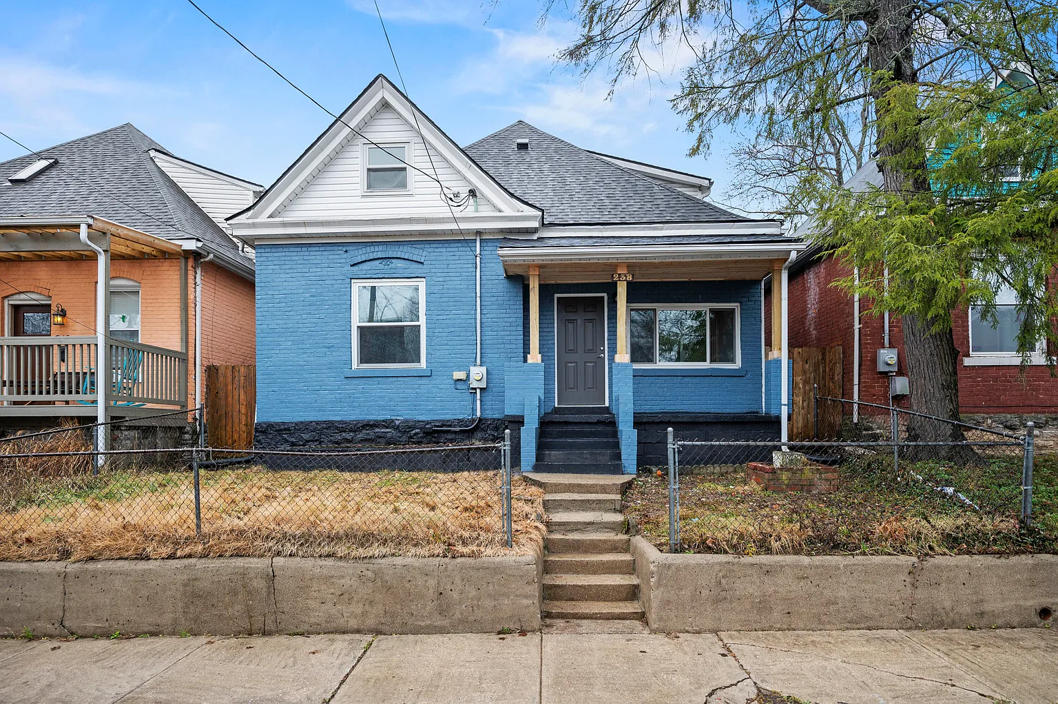 238 Rand Ave photo 1