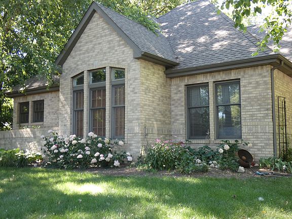 3rd image of 31 Birchwood Ln