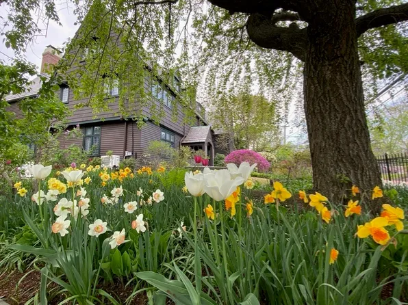 84 Garden St, Cambridge, MA 02138