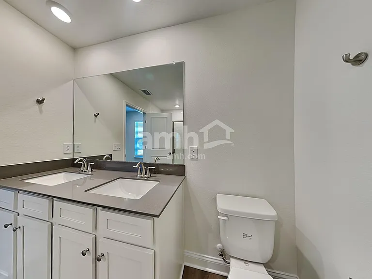 1040 Grafton Ridge Dr — Photo 16