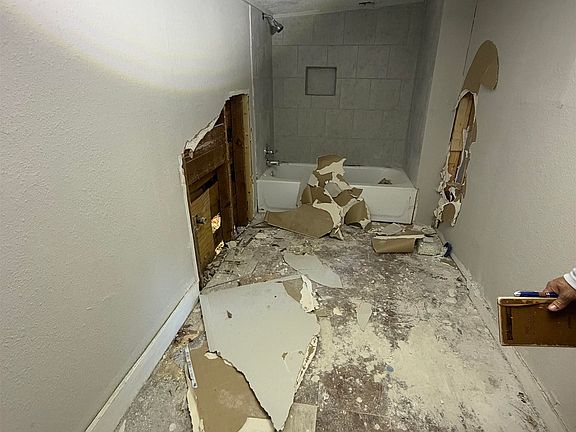 3rd image of 1417 Pillow St