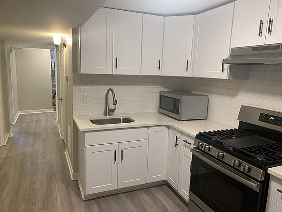 3rd image of 605 S Logan St APT 1