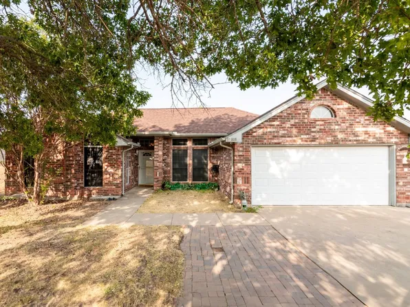 808 Wayne Trl, Azle, TX 76020
