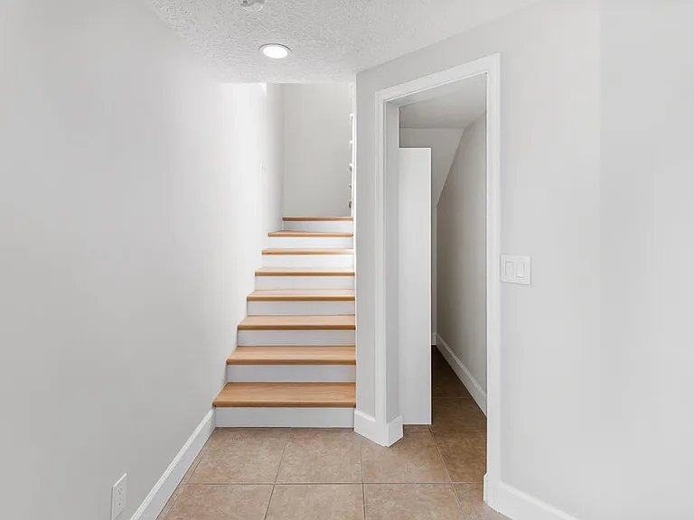 1060 Lake Shore Dr #201 — Photo 16