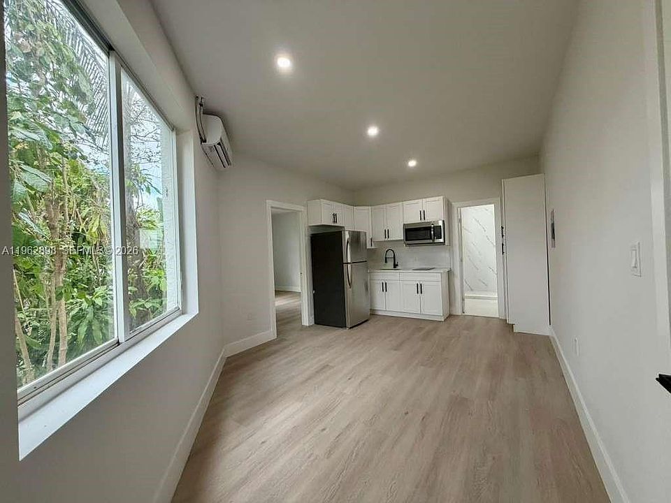 1st image of 2425 SW 6th St #6